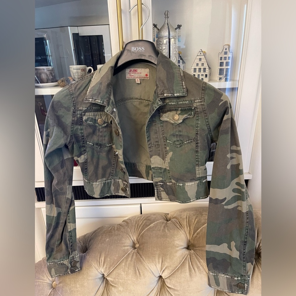 Joy jeans army crop jean jacket, size small- preowned.